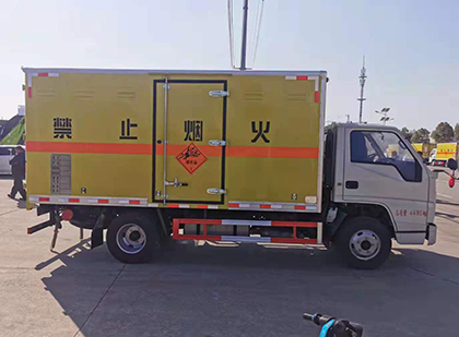离石爆破器材运输车