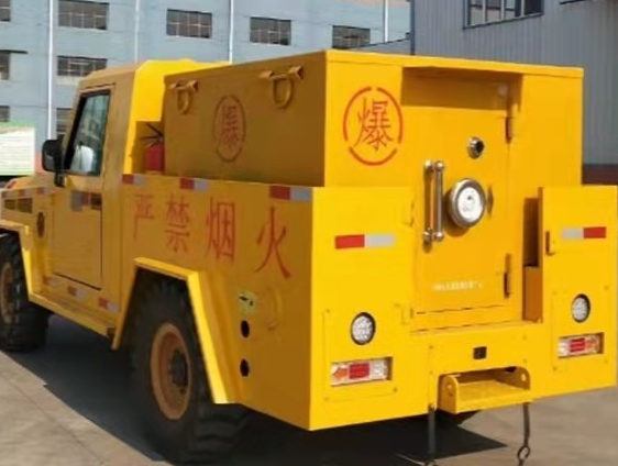 离石凯龙爆破器材运输车：保障爆破任务的安全运行
